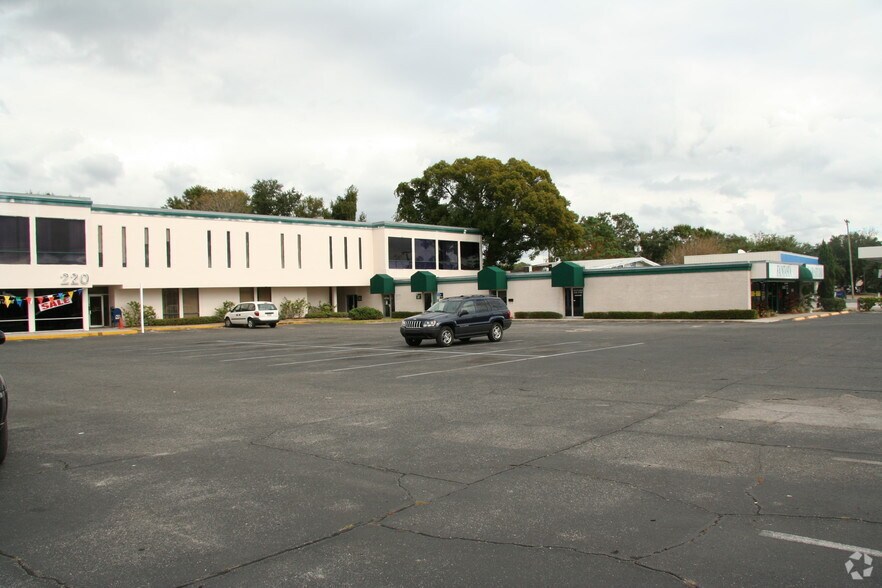 More Photos Of 210-220 W Brandon Blvd, Brandon Office For Lease