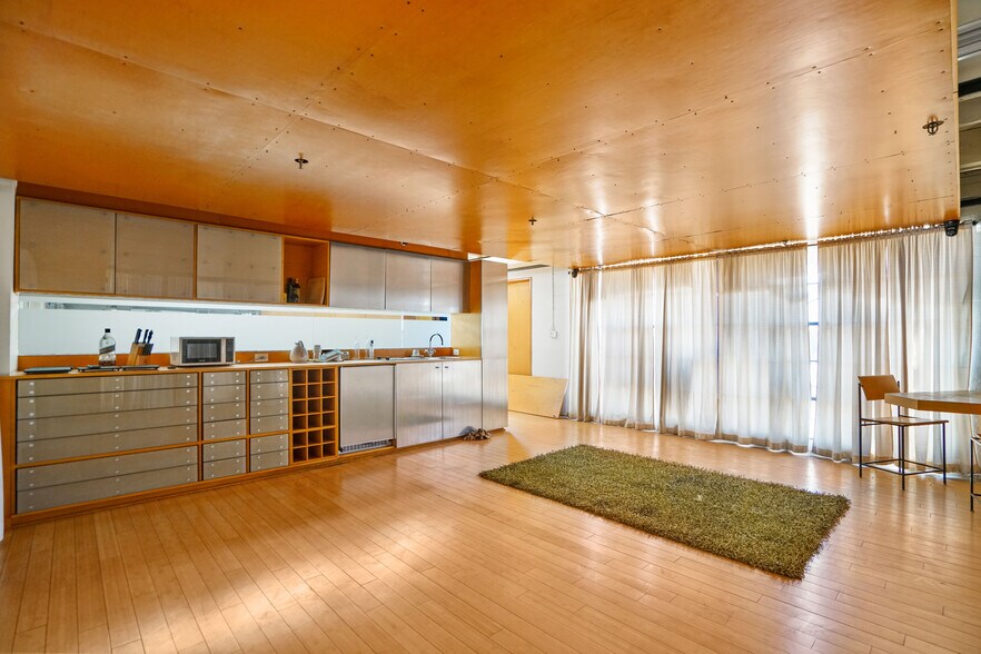 More Photos Of 6445 Bandini Blvd, Commerce Warehouse For Sale