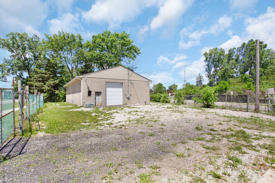 Primary Photo Of 29820 W Nine Mile Rd, Farmington Hills Warehouse For Sale