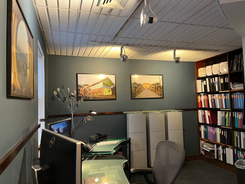 More Photos Of 20-22 Regency Plz, Glen, Glen Mills Office For Sale