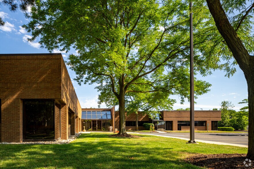 More Photos Of 36111-36119 Schoolcraft Rd, Livonia Medical For Lease