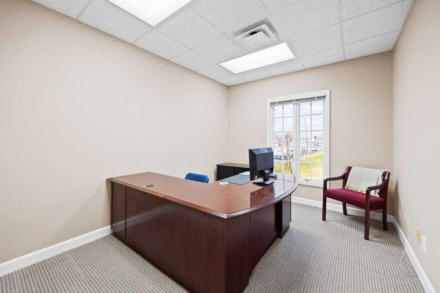 More Photos Of 303 Middletown Pky, Louisville Office For Sale