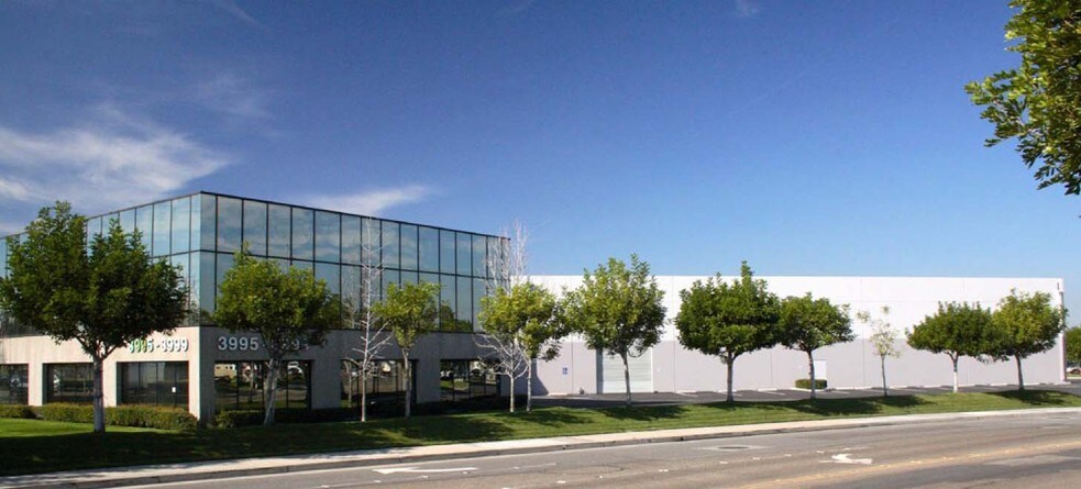 More Photos Of 3999 E La Palma Ave, Anaheim Warehouse For Sale
