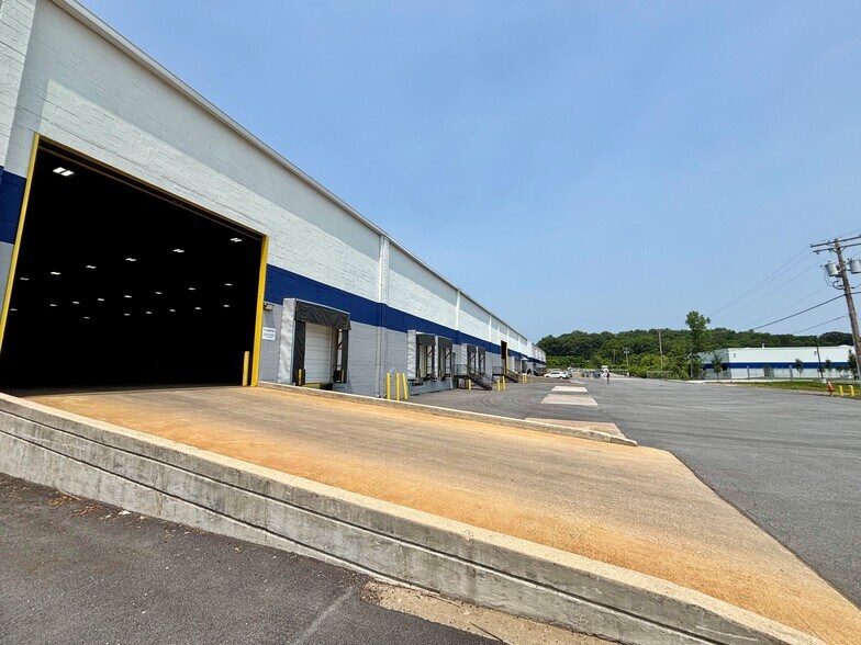 More Photos Of 4625 Hollins Ferry Rd, Halethorpe Unknown For Lease