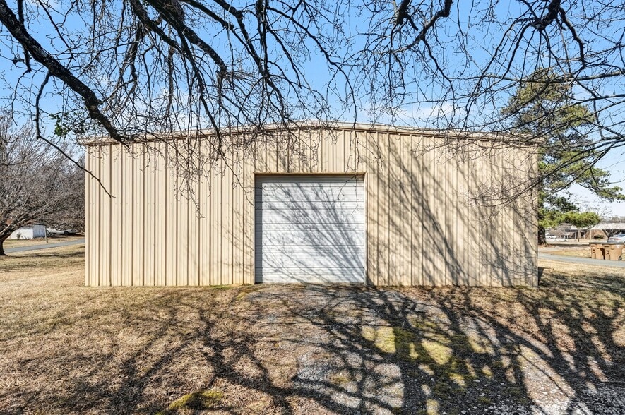 More Photos Of 6402 W Marshville Blvd, Marshville Showroom For Sale