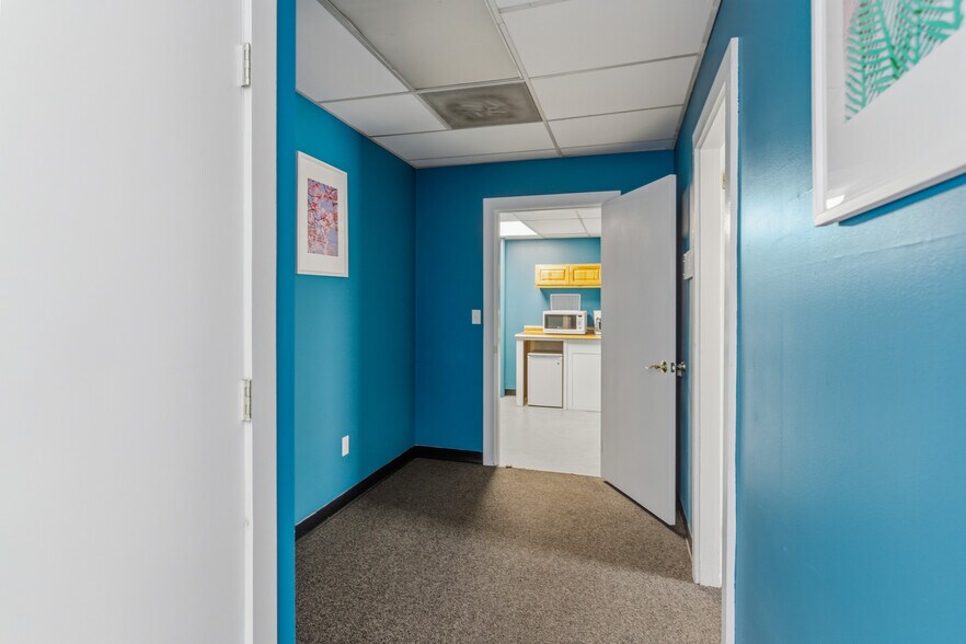 More Photos Of 36 Carpenter Street St, Keene Office For Sale