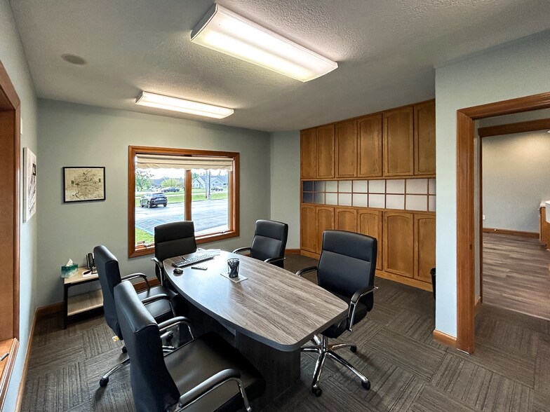 More Photos Of 10729 Coldwater Rd, Fort Wayne Office For Sale