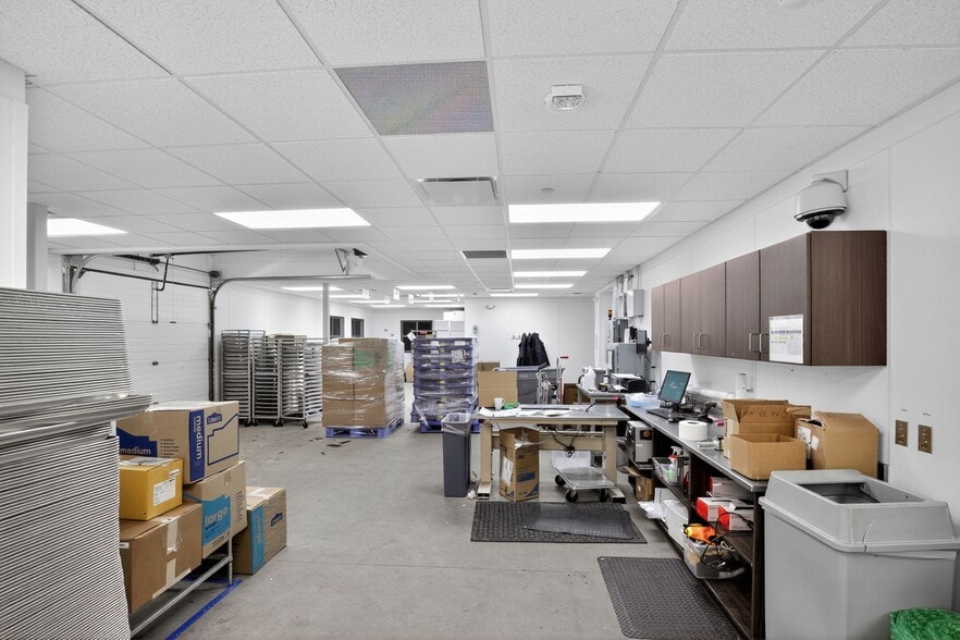 More Photos Of 175 Hawley St, Marquette Medical For Sale