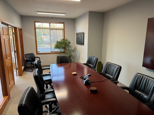 More Photos Of 7955 Stone Creek Dr, Chanhassen Office For Sale