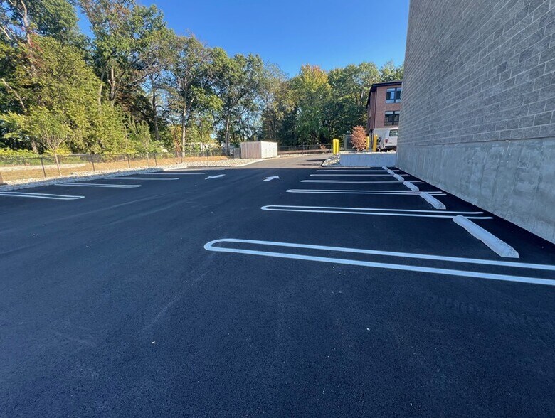 More Photos Of 131 Fairfield Rd, Fairfield Distribution For Lease