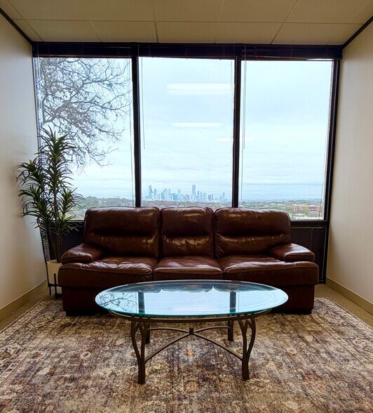 More Photos Of 3345 Bee Caves Rd, Austin Office For Lease