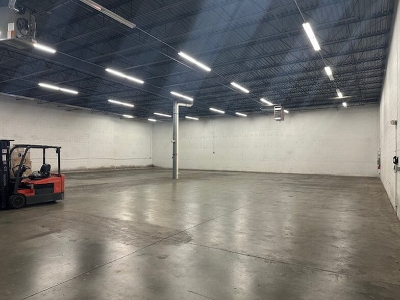 More Photos Of 290 Industrial Dr, Wauconda Warehouse For Sale