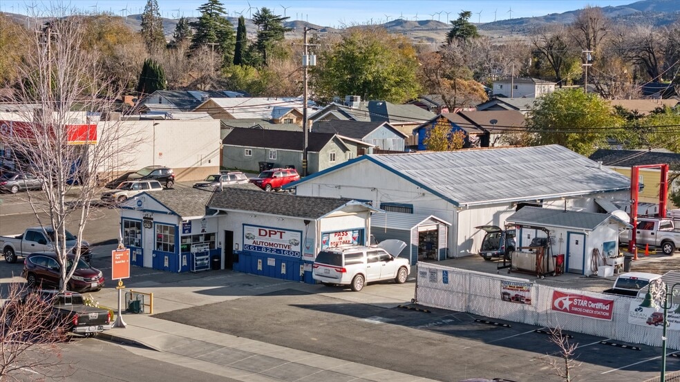 More Photos Of 230 E Tehachapi Blvd, Tehachapi General Retail For Sale