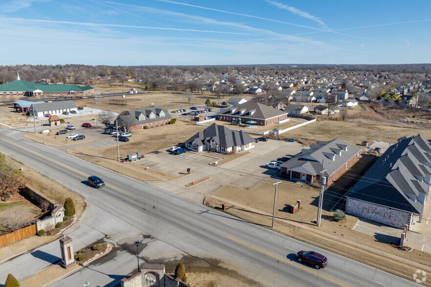 More Photos Of 8813 N 145th East Ave, Owasso Office Residential For Sale