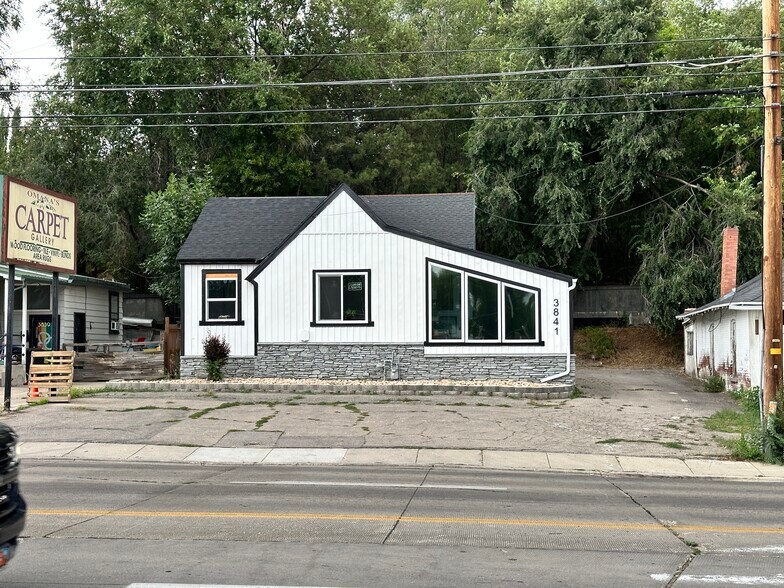 More Photos Of 3841 S Highland Dr, Salt Lake City Freestanding For Sale