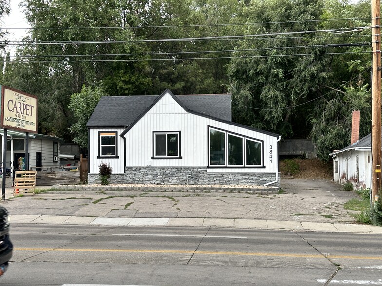 More Photos Of 3841 S Highland Dr, Salt Lake City Freestanding For Lease