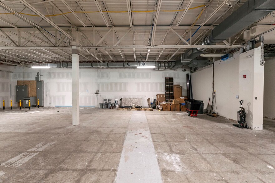 More Photos Of 470 Myles Standish Blvd, Taunton Office For Lease