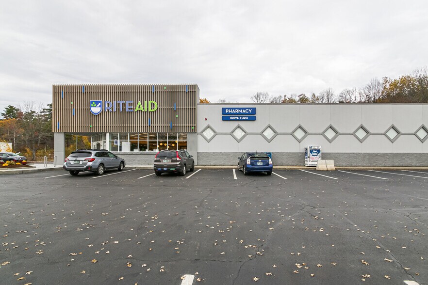 More Photos Of 136 Meadow St, Littleton Drugstore For Lease
