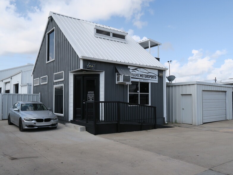 More Photos Of 5707 Schumacher Ln, Houston Auto Dealership For Lease