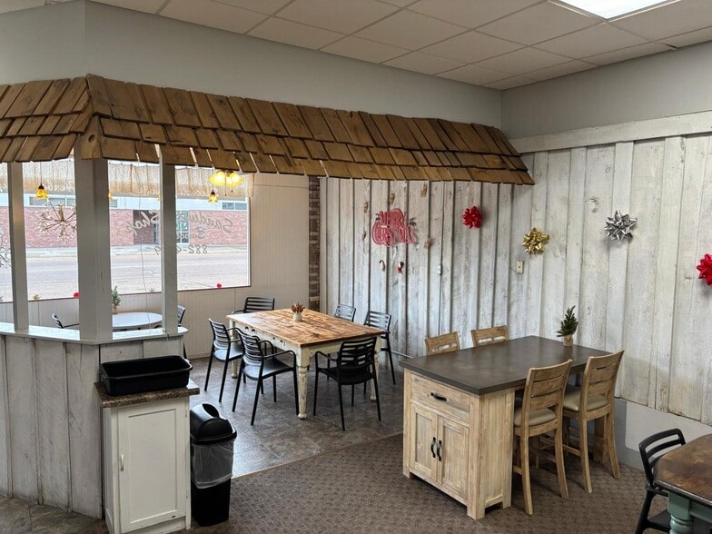 More Photos Of 617 Broadway, Imperial General Retail For Sale