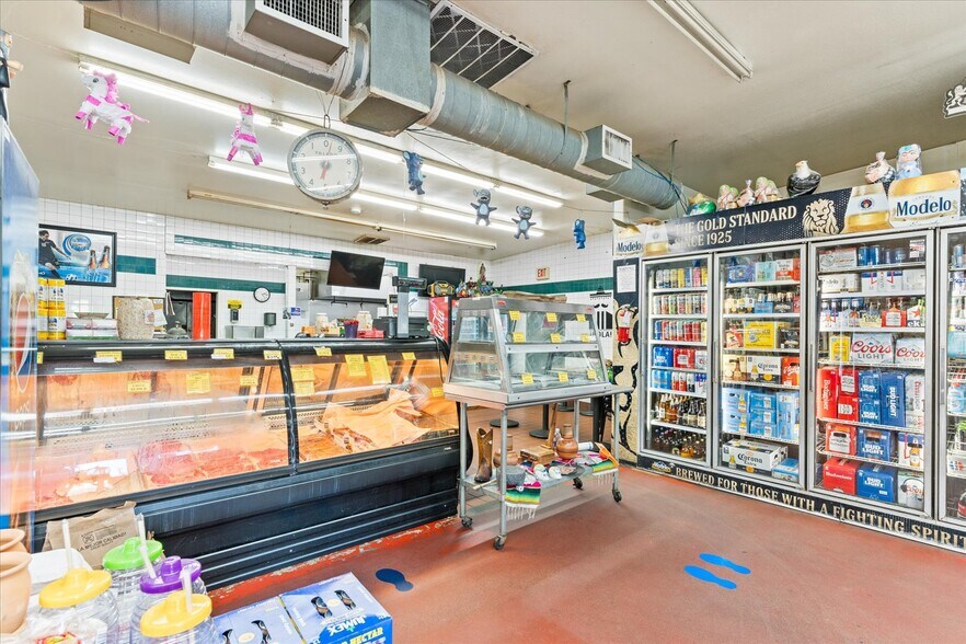More Photos Of 10448 CA-99, Live Oak Supermarket For Sale