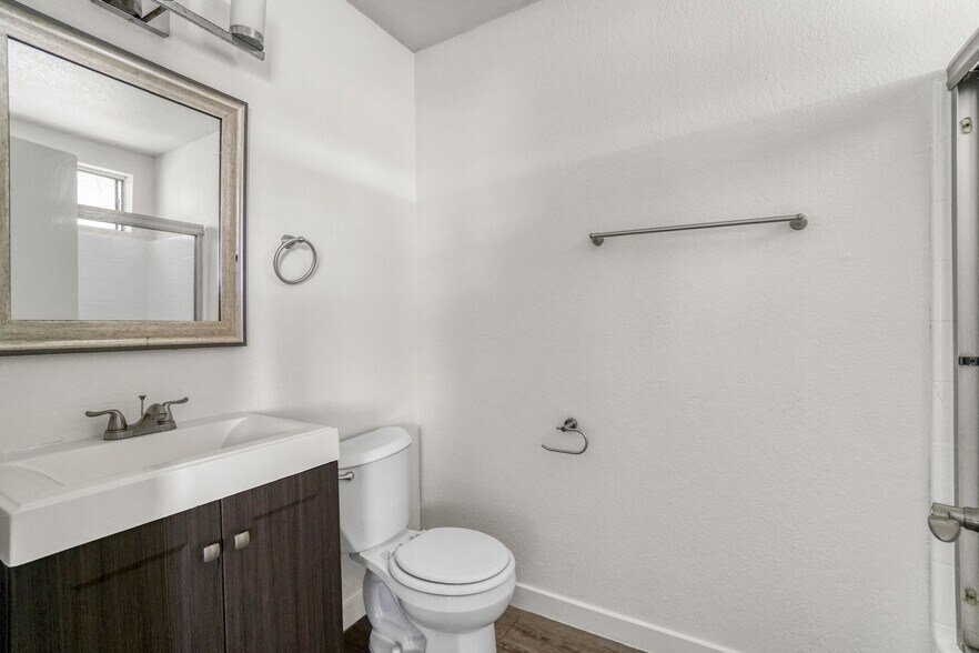 More Photos Of 751 Cerritos Ave, Long Beach Apartments For Sale