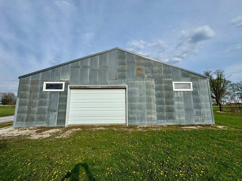 More Photos Of 20884 Pike 307, Bowling Green General Retail For Sale