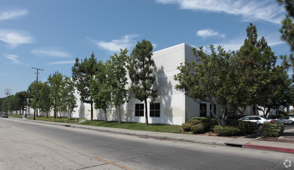 More Photos Of 5750-5760 Grace Pl, Commerce Warehouse For Sale