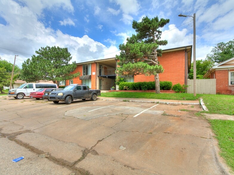 More Photos Of 1731 NW 32nd St, Oklahoma City Apartments For Sale