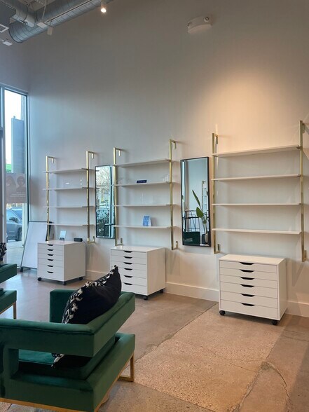 More Photos Of 600 N Shepherd Dr, Houston Storefront For Lease