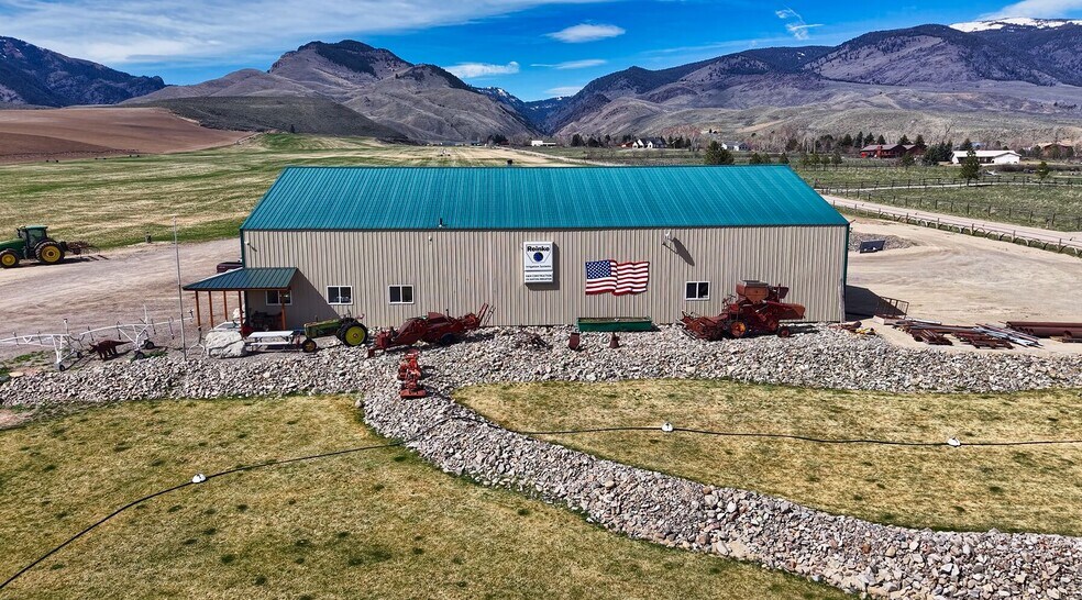 More Photos Of 115 Williams Creek Rd, Salmon Warehouse For Sale