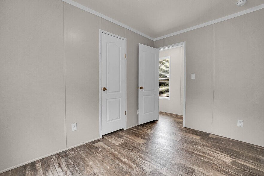 More Photos Of 42851 E County Road 1470, Lone Wolf Land For Sale