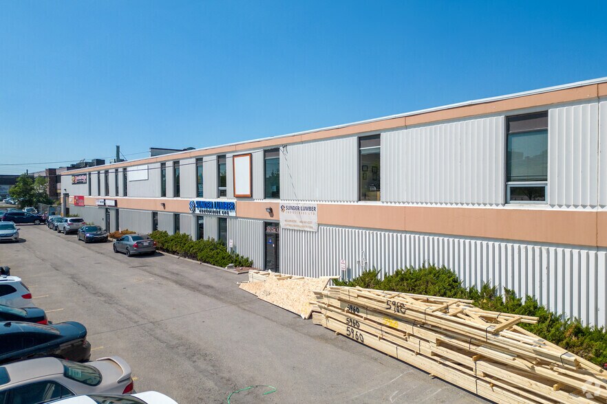 More Photos Of 3501 23rd St NE, Calgary Warehouse For Lease