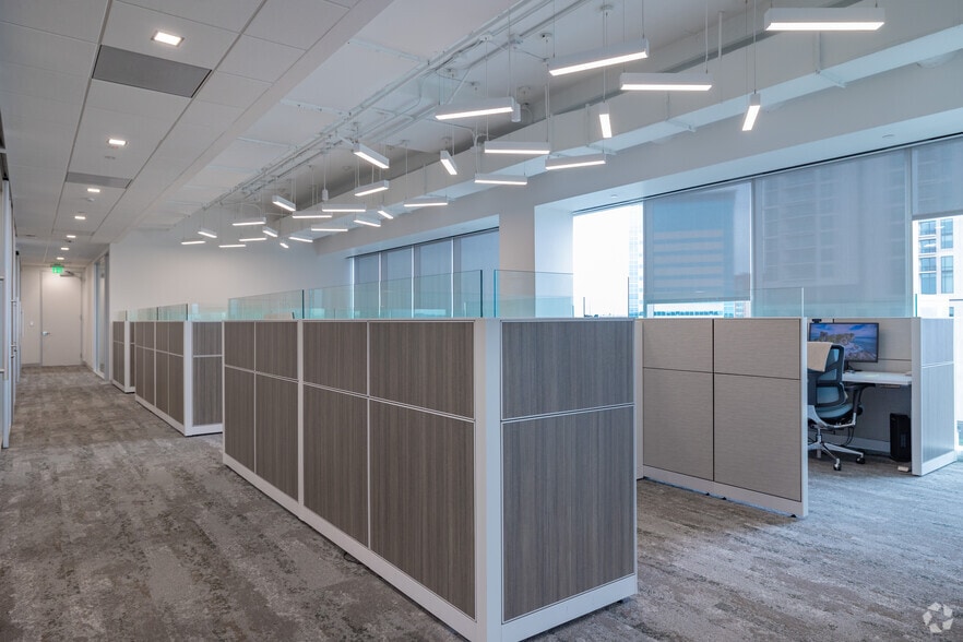 More Photos Of 9655 Katy Fwy, Houston Unknown For Lease