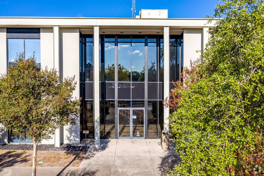 More Photos Of 4400 NW Loop 410, San Antonio Unknown For Lease