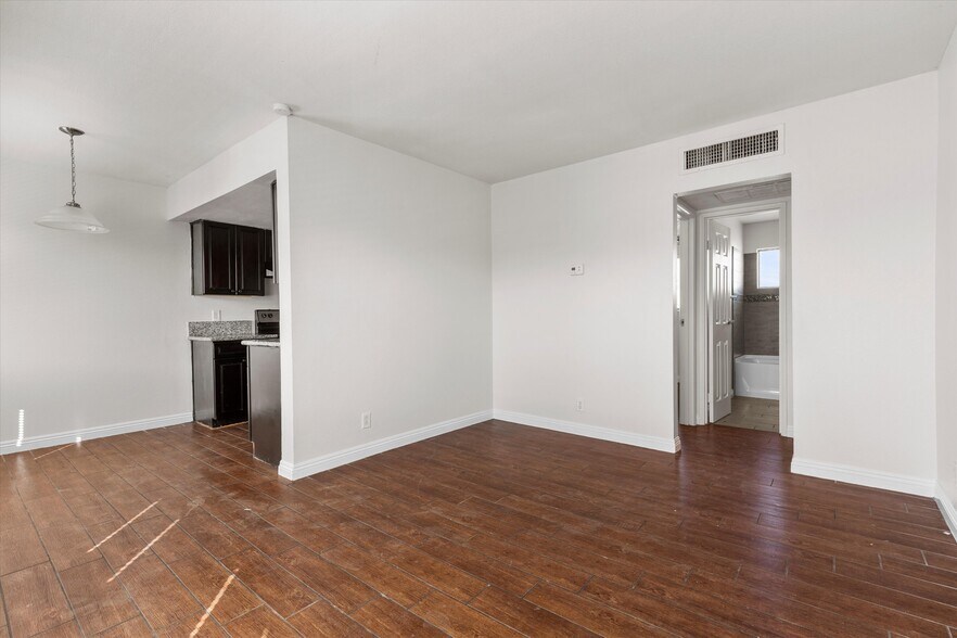 More Photos Of , Las Vegas Multifamily For Sale