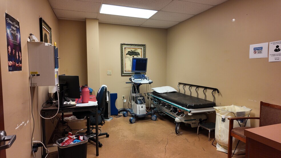 More Photos Of 2401 FM 646, Dickinson Medical For Sale
