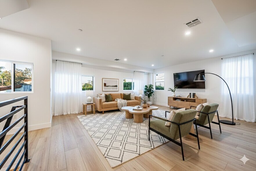 More Photos Of 1656 S Hayworth Ave, Los Angeles Multifamily For Sale