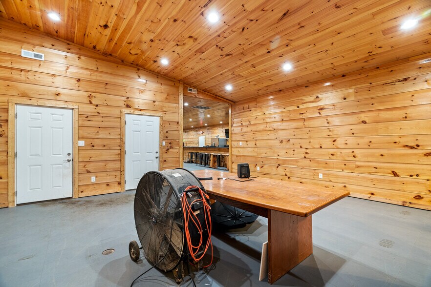 More Photos Of 2005 Boyds Creek Hwy, Sevierville Warehouse For Sale