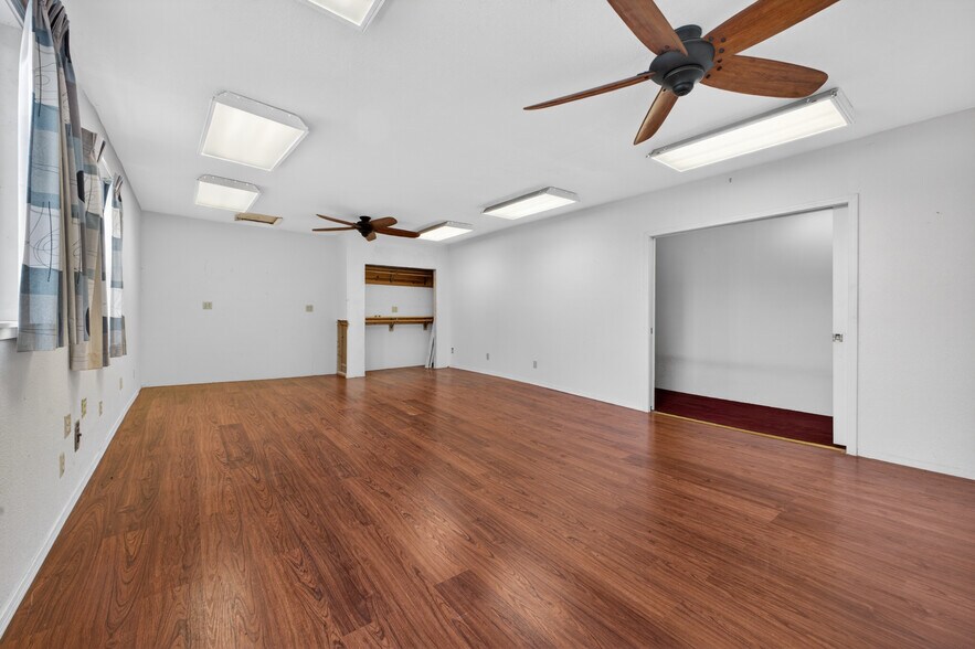 More Photos Of 1315 S 23rd St, Tacoma Storefront Retail Residential For Sale