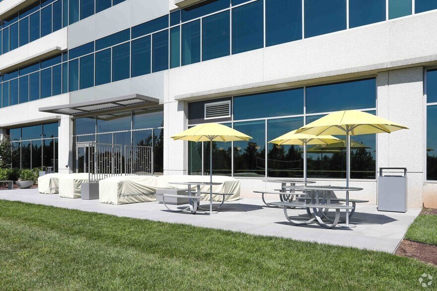 More Photos Of 2245 Monroe St, Herndon Office For Lease