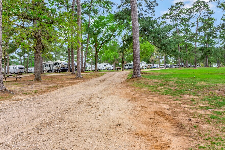 More Photos Of 16789 Butera Rd, Magnolia Trailer Camper Park For Sale