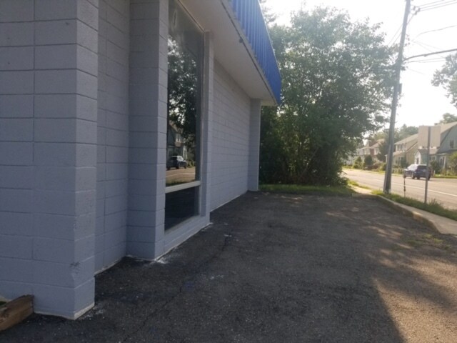More Photos Of 770 Georges Rd, North Brunswick Storefront For Lease