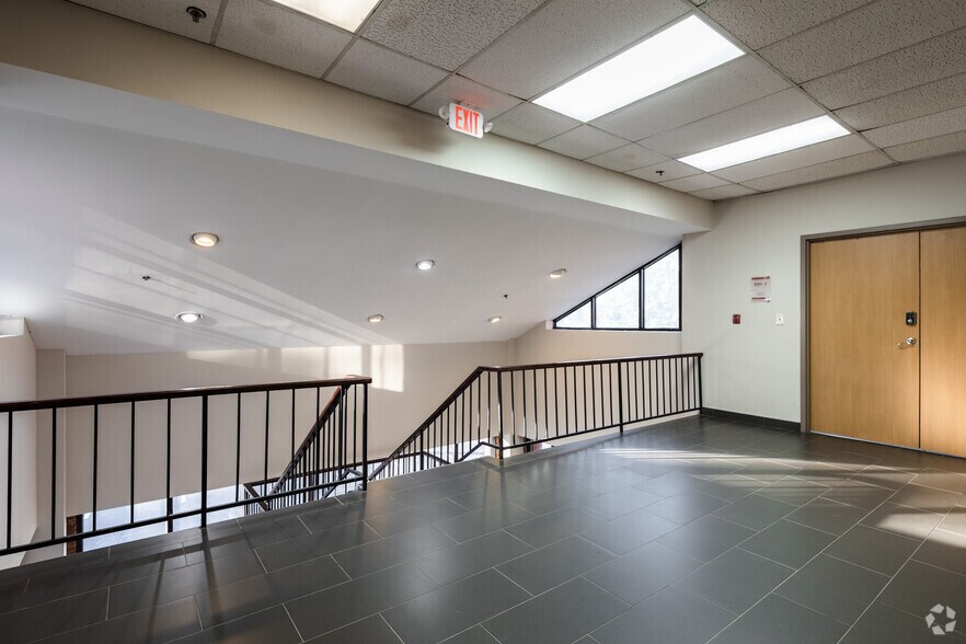 More Photos Of 1800 Roswell Rd, Marietta Serviced Offices For Lease
