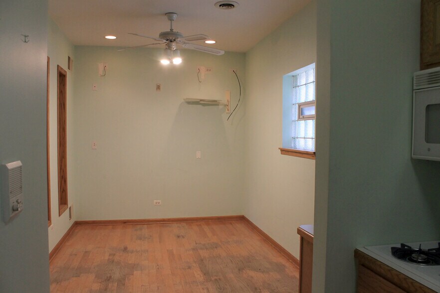 More Photos Of 1942 S Halsted St, Chicago Office For Lease