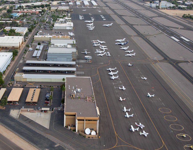 More Photos Of 14605 N Airport Dr, Scottsdale Airplane Hangar For Lease