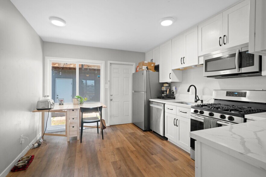 More Photos Of 4924-4926 Iroquois Ave, San Diego Specialty For Sale