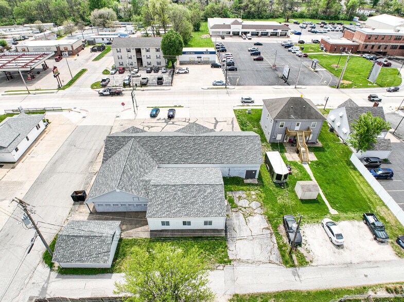 More Photos Of 581 E Cherry St, Troy Freestanding For Sale