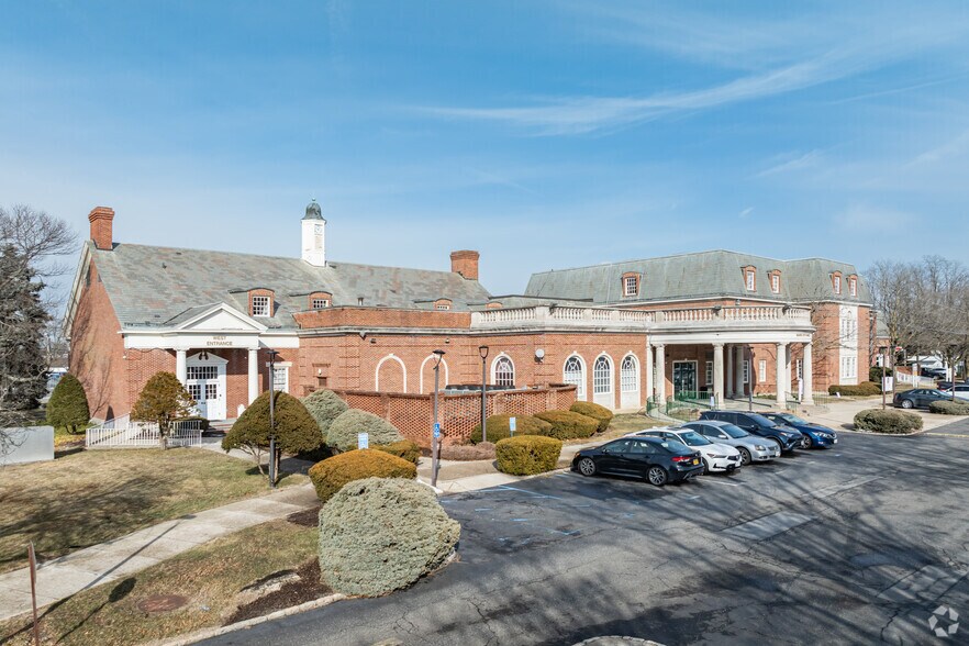 More Photos Of 2100 Middle Country Rd, Centereach Office For Sale