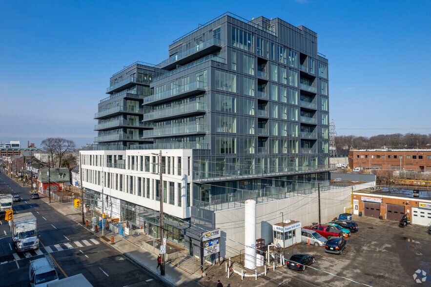 Primary Photo Of 500 Dupont St, Toronto Multifamily For Sale